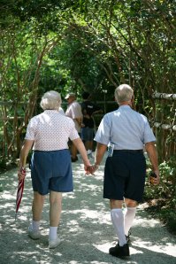 Seniors Stroll the Roji-En